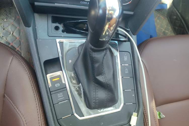 Used Volkswagen Lamando 2018 230TSI DSG Fashion Edition Gear Lever