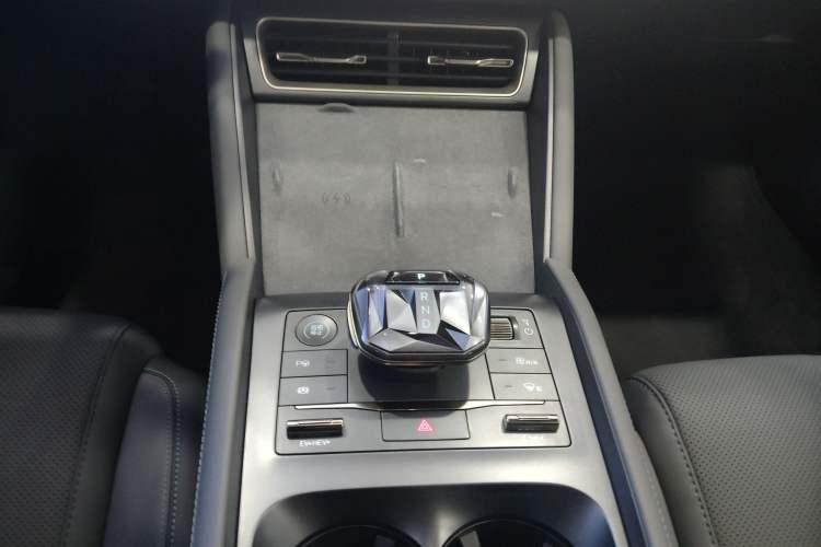 Used BYD Qin L 2025 DM-i Smart Drive 120KM Superior Model