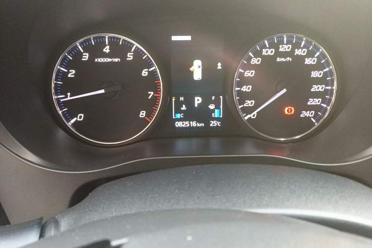 Used Mitsubishi Outlander 2019 2.4L 4x4 Zhi Xiang Edition 7 Seats China VI Standard
