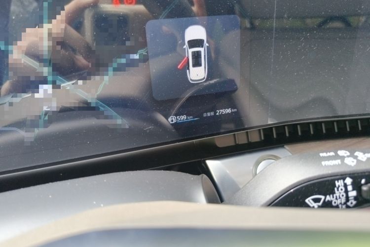 Used Roewe RX9 2023 2.0T Two-Wheel Drive Enjoyment Version Odometer Close Up