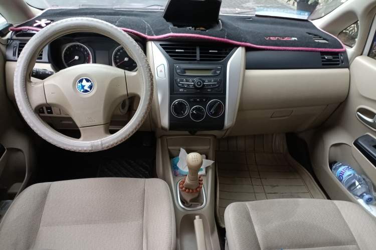 Used Venucia D50 2013 1.6L Manual Fashion Edition
