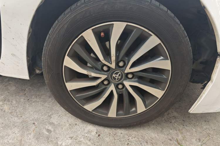 Used Toyota Corolla 2017 Revised Dual-Engine 1.8L E-CVT Leading Edition