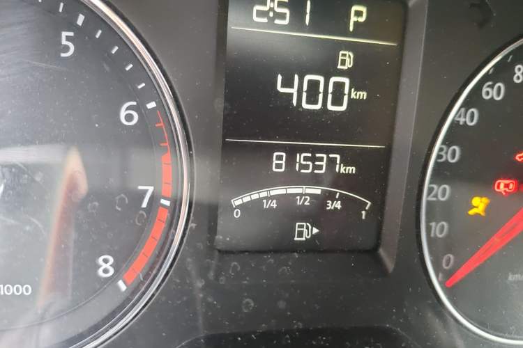 Used Volkswagen Lavida 2013 1.6L Automatic Comfort Edition Odometer Close Up