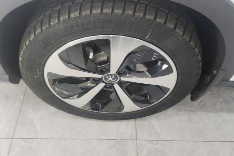 Used BYD Song PLUS New Energy 2021 DM-i 110KM Flagship PLUS Left Front Wheel Hub