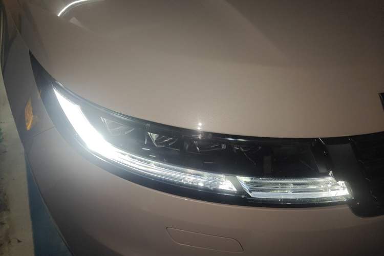 Used Land Rover Range Sport 2024 400PS Dynamic SE Right Front Headlight