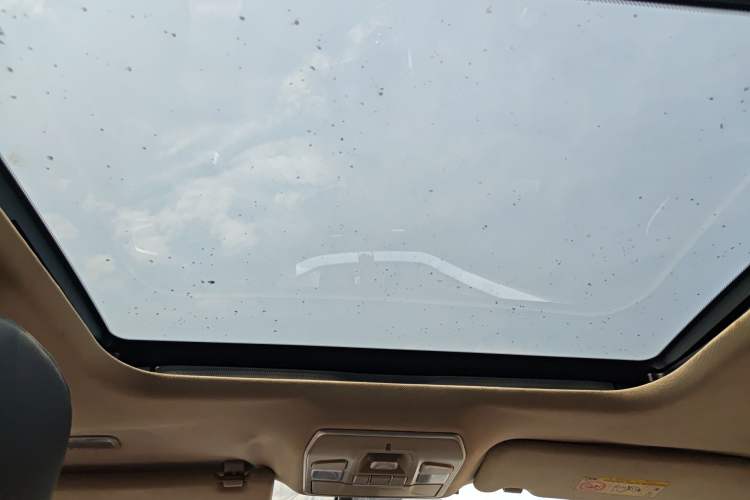 Used Geely Auto Emgrand GT 2015 2.4L Comfort Model Headliner