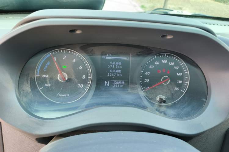 Used Wuling Yangguang 2024 300KM Comfort Version Passenger Van 75kW
