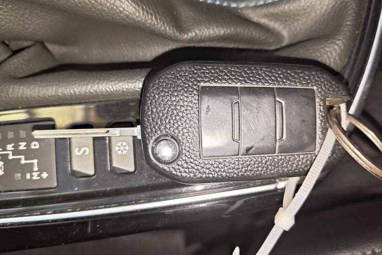 Used Peugeot 308 2018 1.6L Automatic Luxury Edition Interior 1