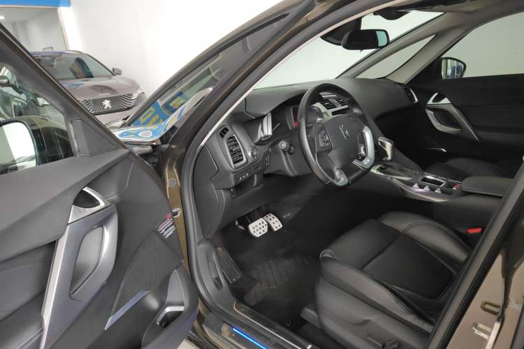 Used DS 5 2014 1.6T Elegant Version THP160