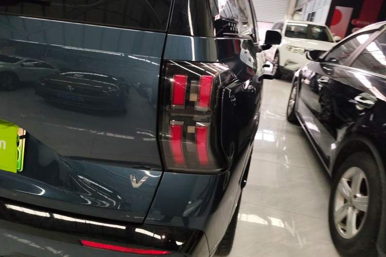 Used AION V 2024 Aion Tyrannosaurus 650 Smart Premium Edition