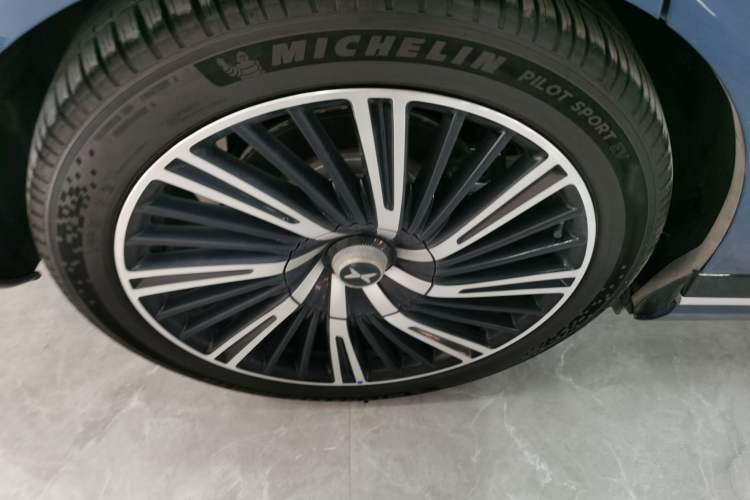 Used XPeng G9 2025 625 Long-Range Max Right Rear Wheel Hub