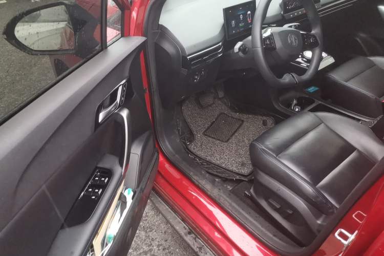 Used MG 4 EV 2022 520 km Luxury Edition Driver Seat