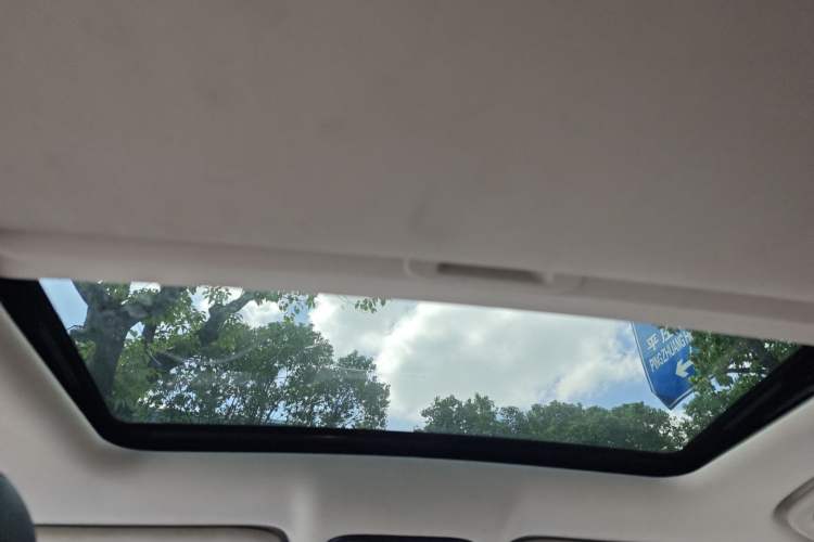 Used Changan CS55 2019 1.5T Manual Colorful Model China VI Standard
