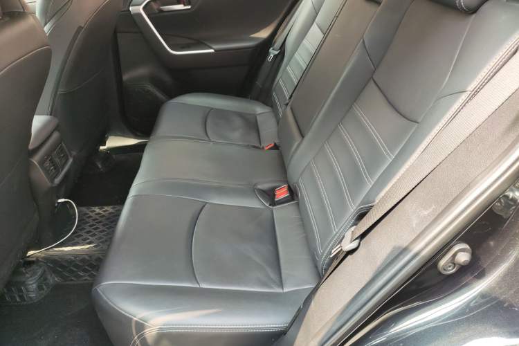 Used Toyota Wildlander 2022 2.0L CVT Two-Wheel Drive Luxury PLUS Edition
