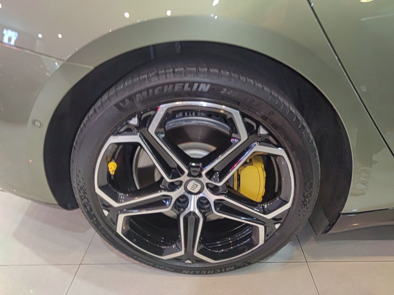 Xiaomi Auto SU7 2024 Rear-Drive Ultra-Long Range Advanced Pro-Level Intelligent Driving Version — снимка 11