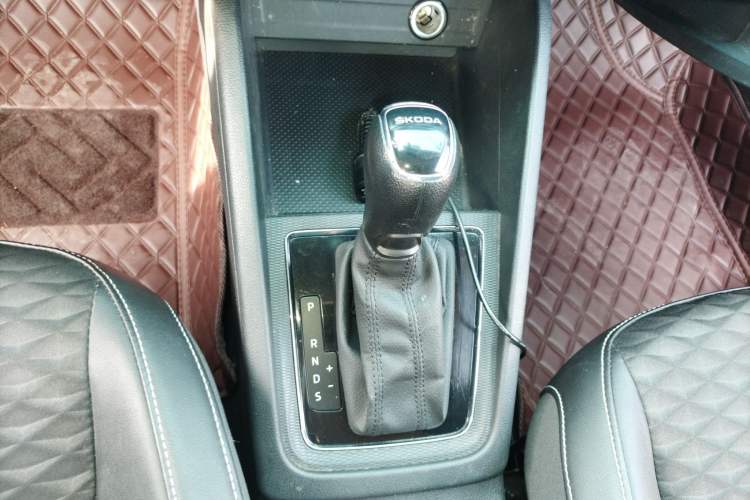 Used Skoda Kamiq 2018 1.5L Automatic Comfort Edition China VI Standard Gear Lever