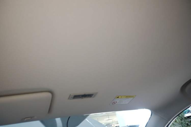 Used Roewe Clever 2021 302 km New Four-Seater Super-Efficient Version
