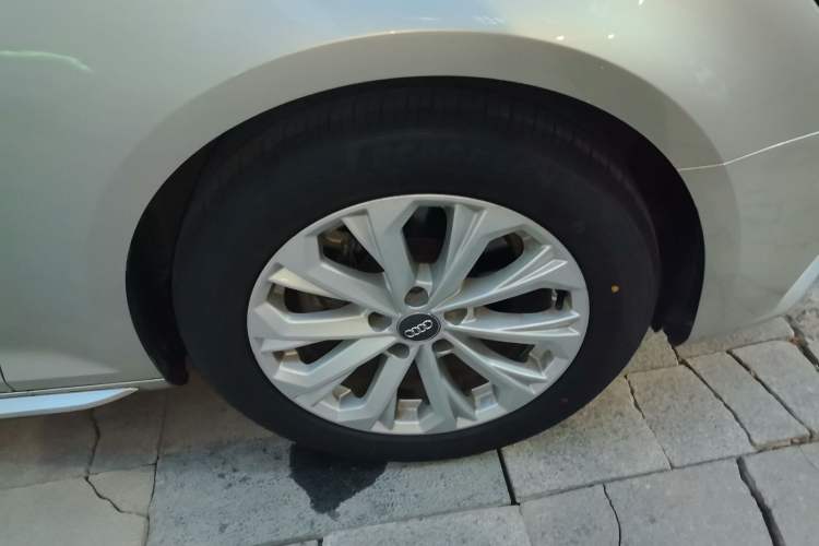 Used Audi A4L 2019 40 TFSI Ambition China VI
