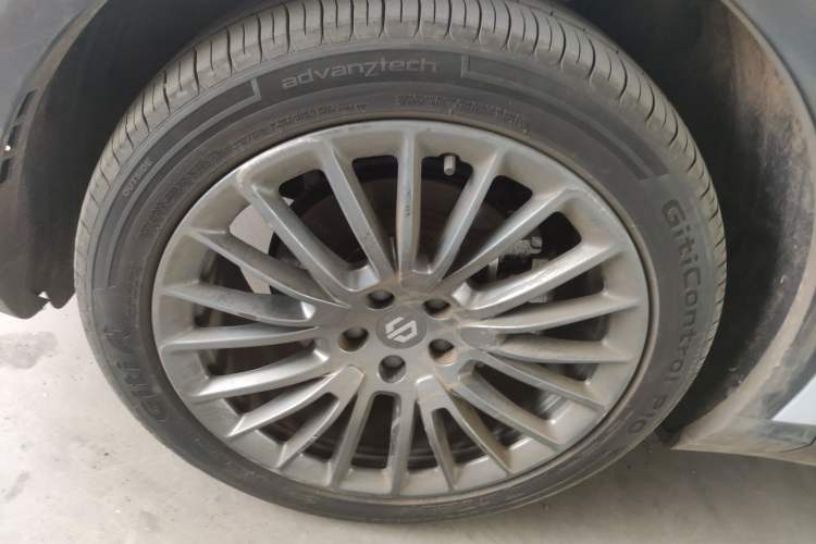 Used Leapmotor C11 2023 Pure Electric 500 Zhixing Edition Left Front Wheel Hub