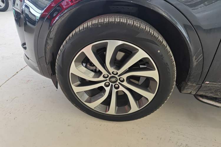 Used Land Rover Discovery Sport 2022 249 PS R-Dynamic S Performance Edition 5 Seats Exterior 2