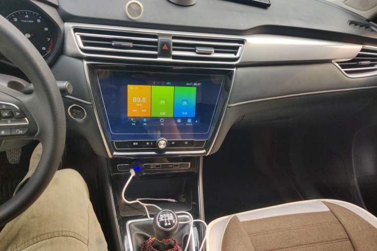 Used Roewe i5 2019 1.5L Manual 4G Connect Luxury Edition