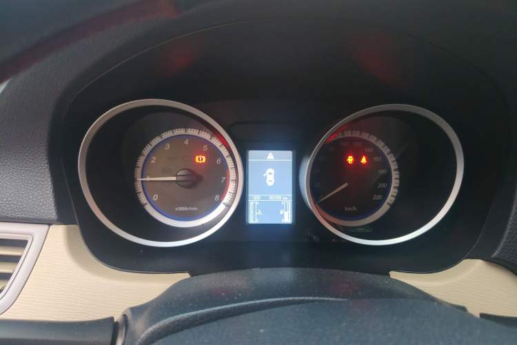 Used Soueast V5 Lingzhi 2012 1.5L Manual Luxury Version Instrument Cluster