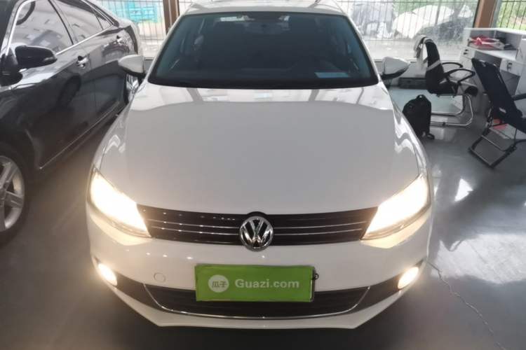 Used Volkswagen Sagitar 2014 Revised Version 1.6L Manual Leading Edition