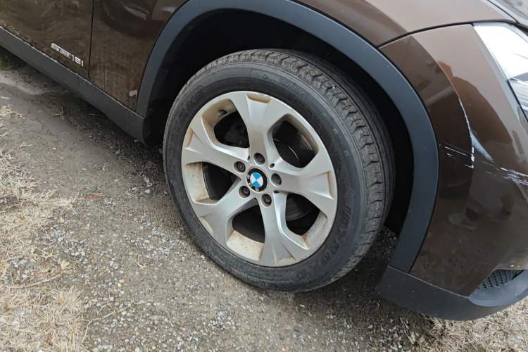 Used BMW X1 2013 sDrive18i Fashion Model Right Front Wheel Hub