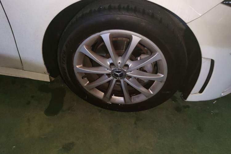 Used Mercedes-Benz A-Class 2020 A 200 L Sport Sedan Right Front Wheel Hub