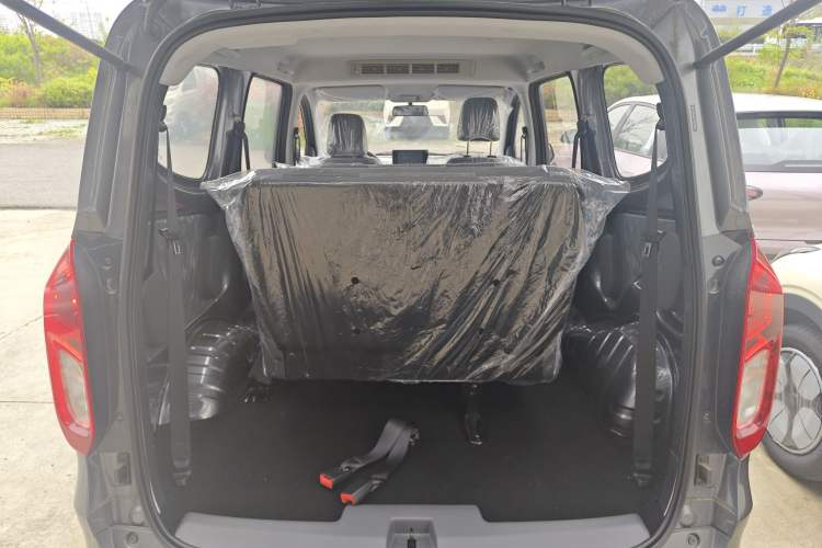 Used Wuling Hongguang New Energy 2024 All-Electric Model 300KM Standard Version Trunk