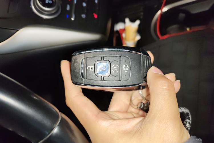 Used Lincoln MKC 2017 2.0T Two-Wheel Drive Deluxe Edition
