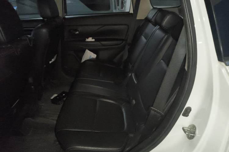 Used Mitsubishi Outlander 2016 2.4L 4x4 Elite Edition 5 Seats
