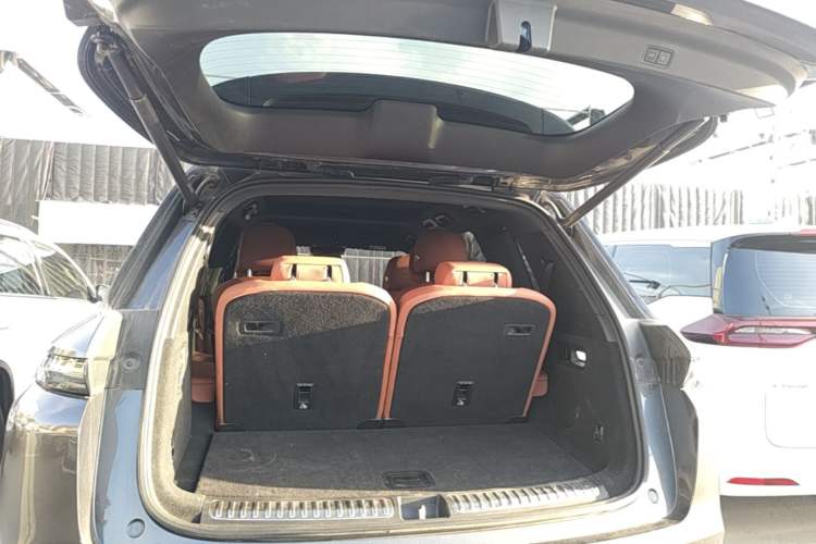 Used Li Auto L8 2023 Pro Model
