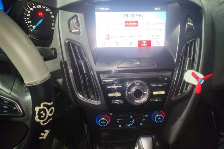 Used Ford Focus 2015 Sedan 1.6L Automatic Trend Model Audio And AC Panel