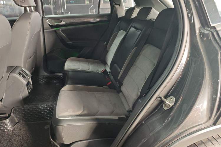 Used Volkswagen Tayron 2021 380TSI All-Wheel Drive R-Line Connected Version Left Rear Seat