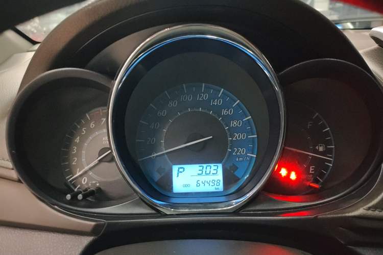 Used Toyota YARiS L Zhi Xuan 2015 1.5E Automatic Charm Edition
