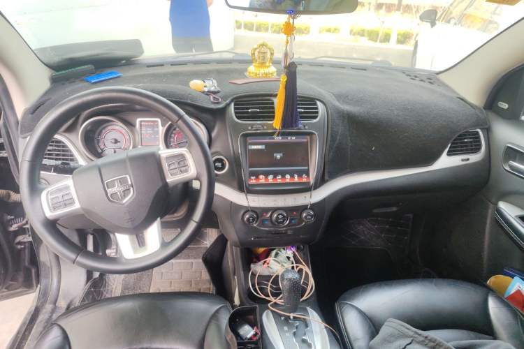 Used Dodge Journey 2013 2.4L Two-Wheel Drive Luxury Version