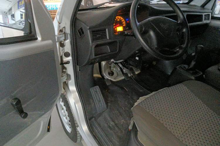 Used Wuling Zhiguang 2023 1.5L Utility Version with Enclosed Windows 2 Seats