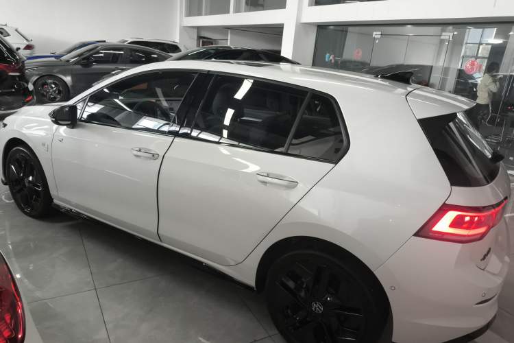 Used Volkswagen Golf 2025 300TSI R-Line