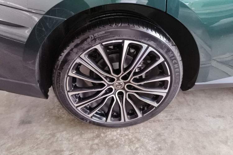 Used MG 7 2025 1.5T 300 DCT Elegant Edition
