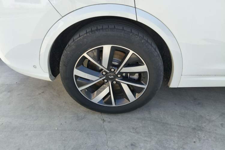 Used Li Auto L7 2023 Pro Model Right Rear Wheel Hub