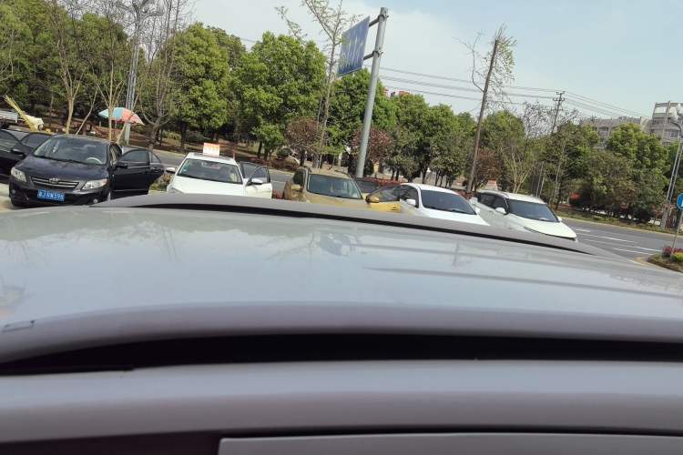 Used JMC Yusheng S350 2016 2.0T Automatic Two-Wheel Drive Gasoline Luxury Edition 5 Seats Roof