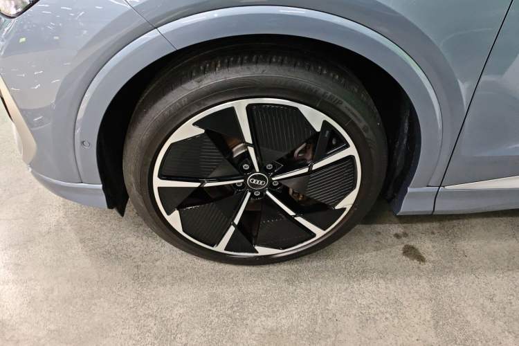 Used Audi Q4 e-tron 2023 50 e-tron quattro Creation Edition