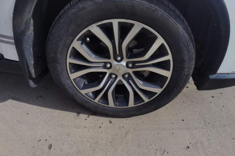 Used Mitsubishi Outlander 2018 2.0L Two-Wheel Drive Glory Edition 5 Seats
