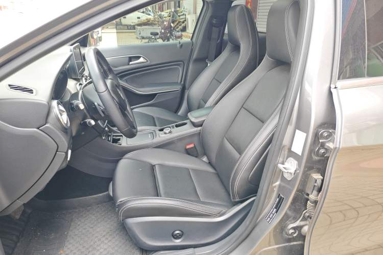 Used Mercedes-Benz GLA 2016 GLA 200 Sport Edition Left Front Seat