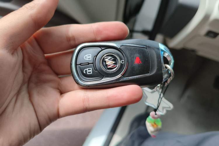 Used Buick GL8 2022 Land Cruiser Executive Class 652T Comfort Model
