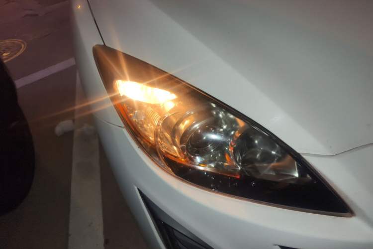 Used Mazda 3 2015 Sedan 1.6L Automatic Comfort Model
