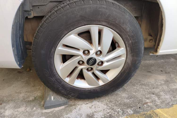 Used JAC Refine M4 2016 2.0L Manual Luxury Version
