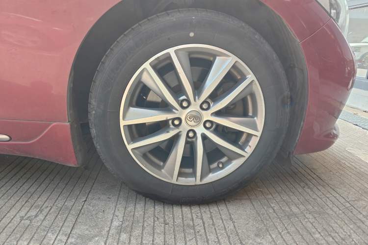 Used Infiniti Q50L 2015 2.0T Enjoyment Edition
