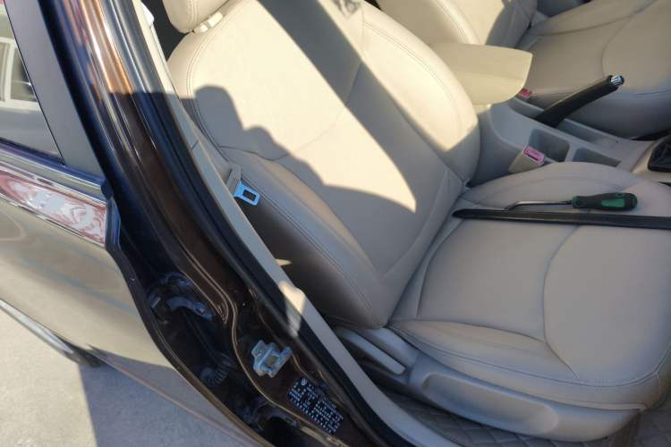 Used Baojun 630 2013 1.5L manual Comfort trim